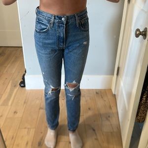 Distressed Denim Levi Jeans